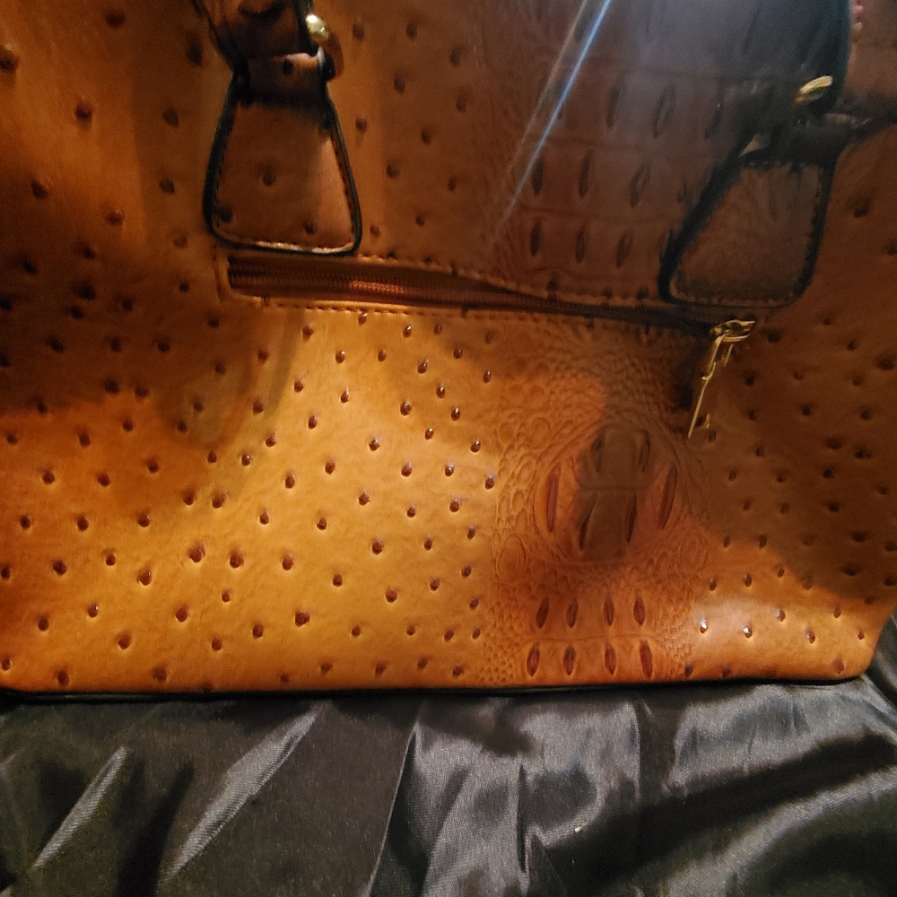 Ostrich pattern handbag - Picture 9 of 12